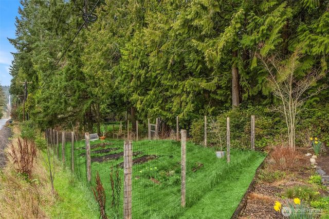 8240 NE Baker Hill Road, Bainbridge Island, WA 98110