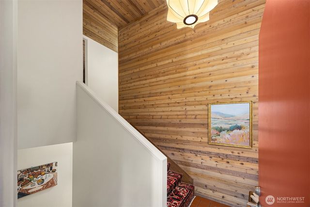 8240 NE Baker Hill Road, Bainbridge Island, WA 98110