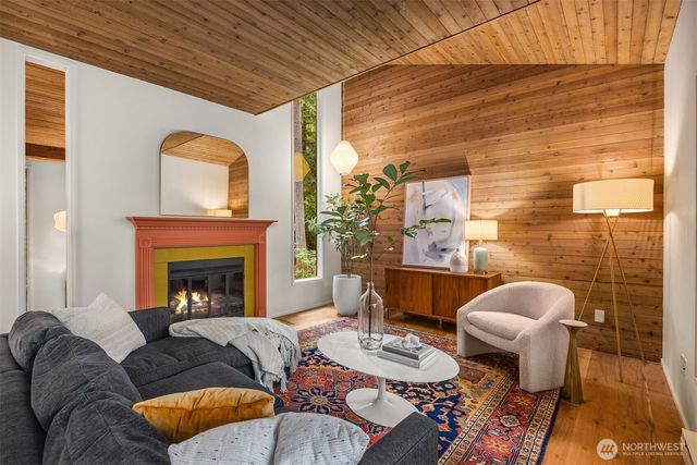 8240 NE Baker Hill Road, Bainbridge Island, WA 98110