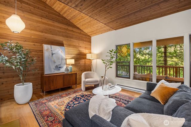 8240 NE Baker Hill Road, Bainbridge Island, WA 98110