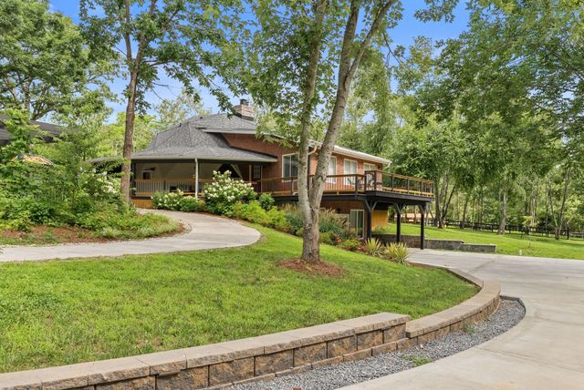 7362 Walker Rd, Fairview, TN 37062