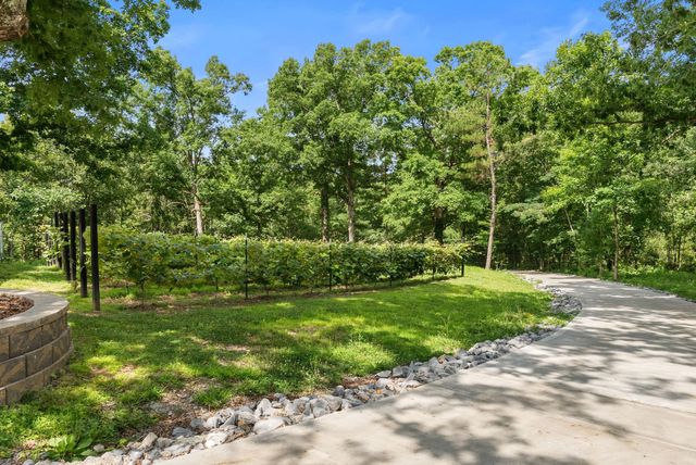 7362 Walker Rd, Fairview, TN 37062