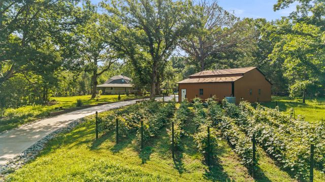 7362 Walker Rd, Fairview, TN 37062