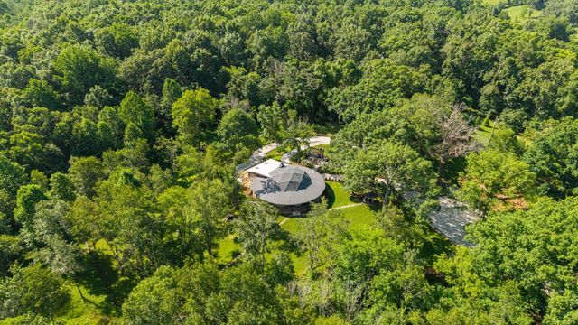 7362 Walker Rd, Fairview, TN 37062
