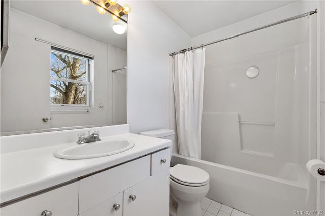 10 Guilford Circle, Goldens Bridge, NY 10526