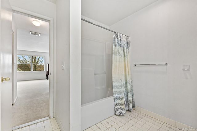 10 Guilford Circle, Goldens Bridge, NY 10526