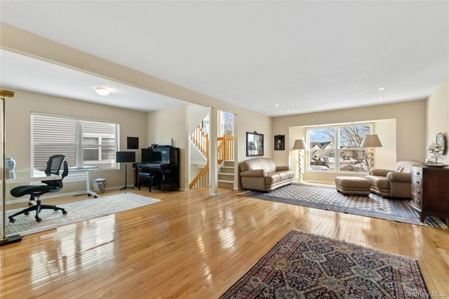 10 Guilford Circle, Goldens Bridge, NY 10526