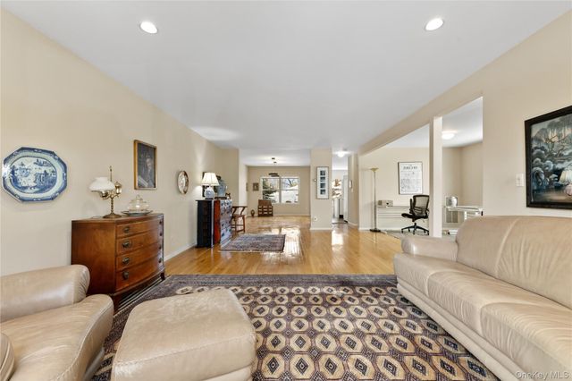 10 Guilford Circle, Goldens Bridge, NY 10526