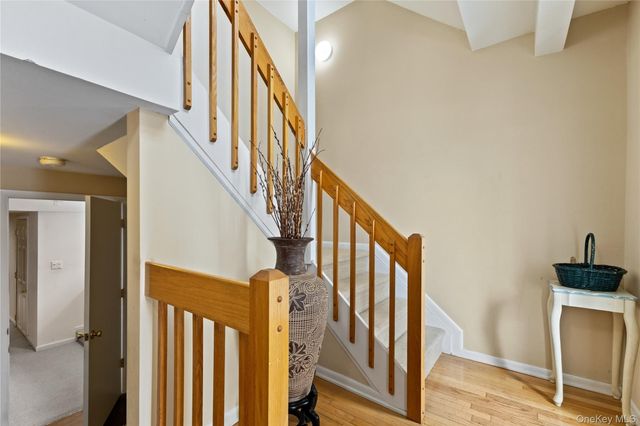 10 Guilford Circle, Goldens Bridge, NY 10526