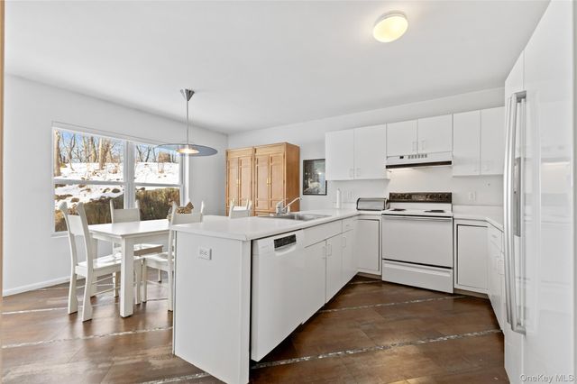 10 Guilford Circle, Goldens Bridge, NY 10526