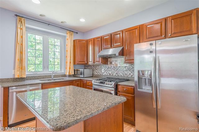 45149 Bartlett Drive, Novi, MI 48377