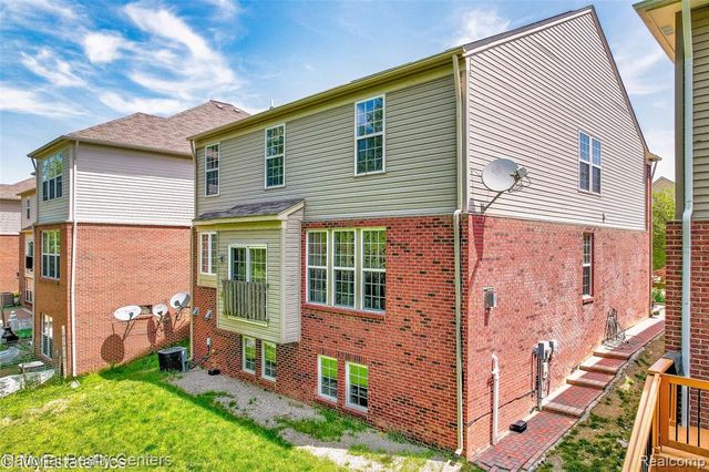 45149 Bartlett Drive, Novi, MI 48377