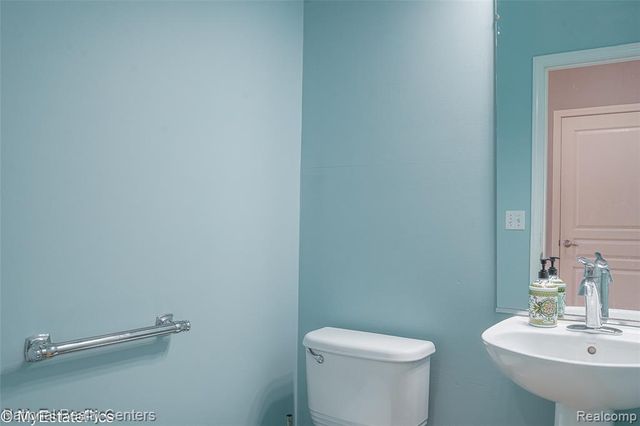 45149 Bartlett Drive, Novi, MI 48377