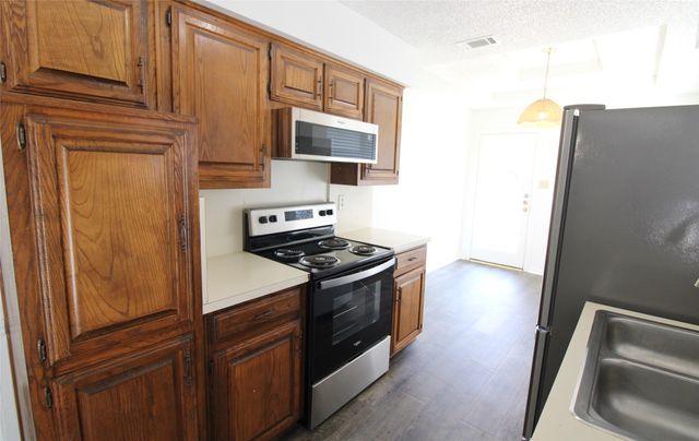 1234 Mockingbird Lane, Desoto, TX 75115