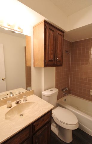 1234 Mockingbird Lane, Desoto, TX 75115