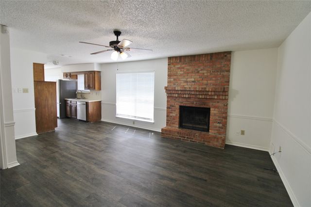 1234 Mockingbird Lane, Desoto, TX 75115