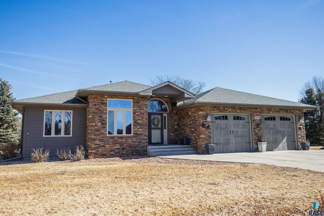 1516 Deerfield Ln Lane, Mitchell, SD 57301