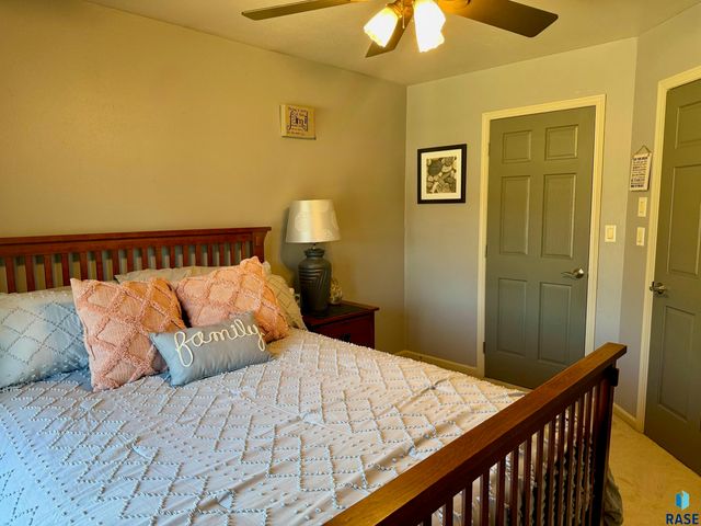 1516 Deerfield Ln Lane, Mitchell, SD 57301