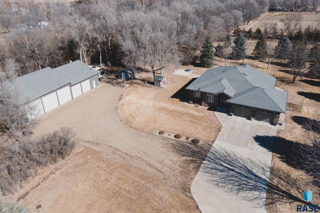 1516 Deerfield Ln Lane, Mitchell, SD 57301