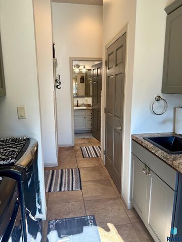 1516 Deerfield Ln Lane, Mitchell, SD 57301