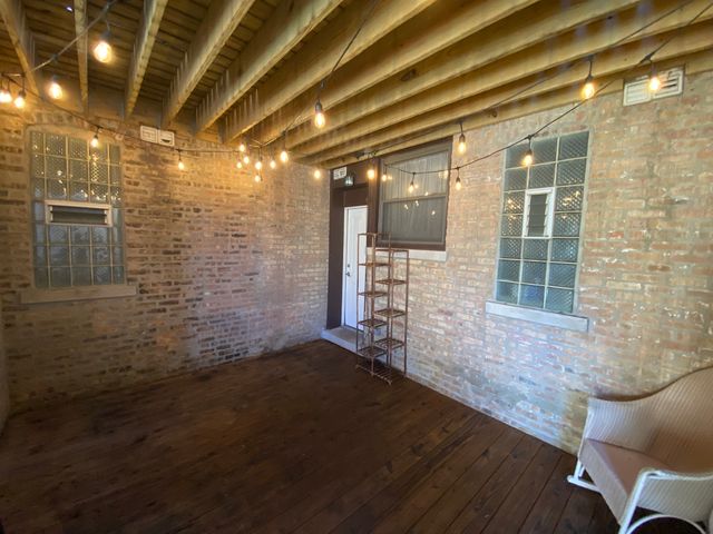 1900 W Byron Street 2, Chicago, IL 60618