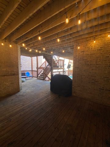 1900 W Byron Street 2, Chicago, IL 60618