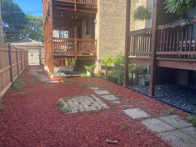 1900 W Byron Street 2, Chicago, IL 60618