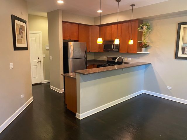 1900 W Byron Street 2, Chicago, IL 60618