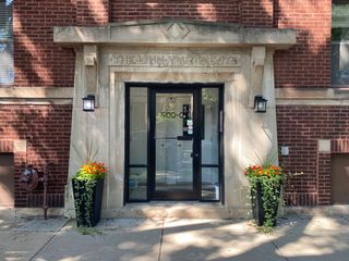 1900 W Byron Street 2, Chicago, IL 60618