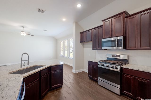 3935 Brazos Bnd, San Antonio, TX 78245