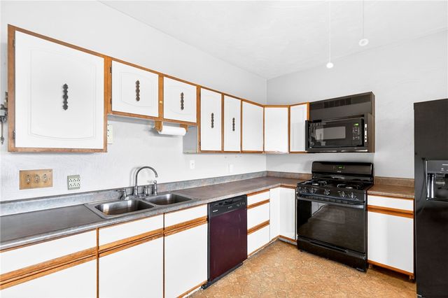 520 Stokes Ave, N Braddock, PA 15104