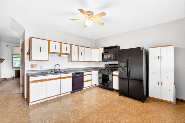 520 Stokes Ave, N Braddock, PA 15104