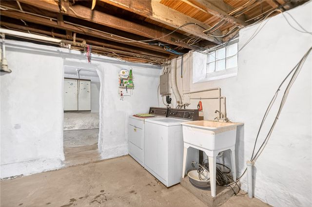 520 Stokes Ave, N Braddock, PA 15104