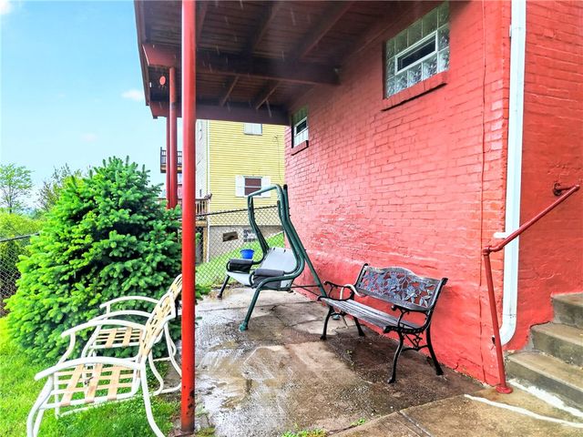 520 Stokes Ave, N Braddock, PA 15104