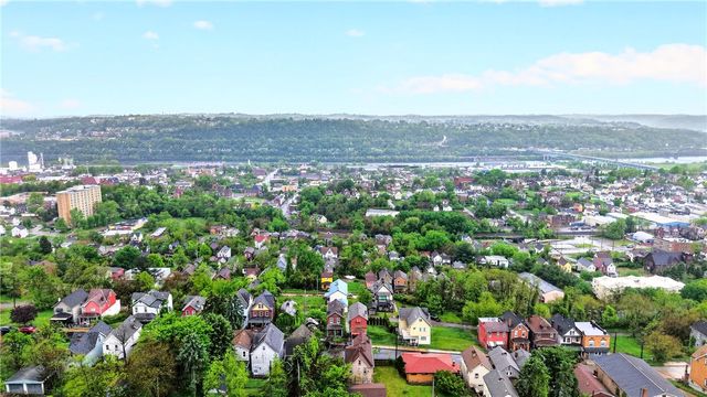 520 Stokes Ave, N Braddock, PA 15104