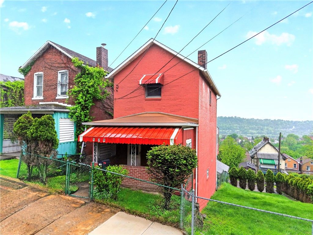 520 Stokes Ave, N Braddock, PA 15104