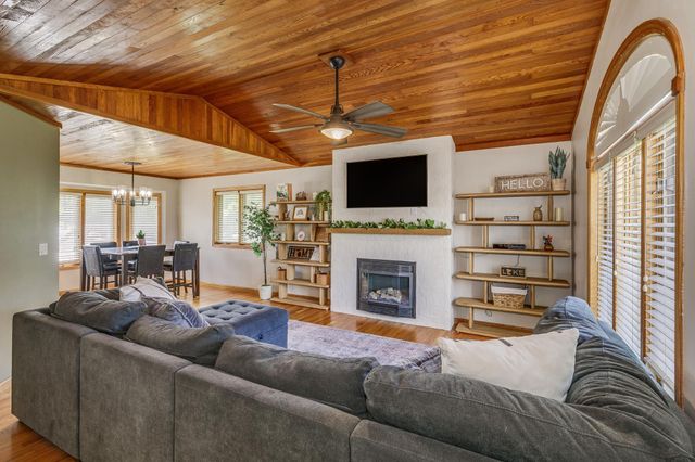 29084 Machmeier Court, Lindstrom, MN 55045
