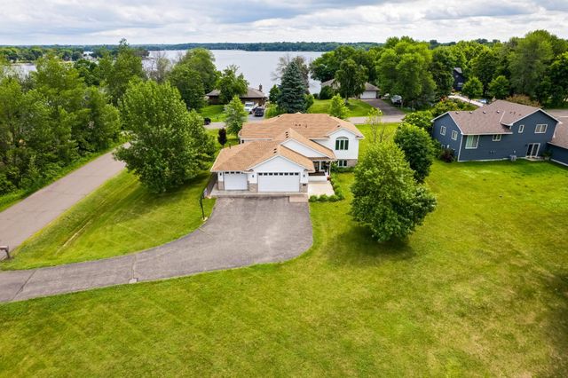 29084 Machmeier Court, Lindstrom, MN 55045