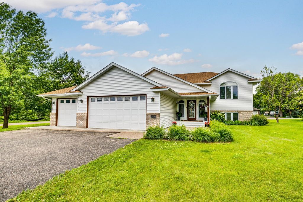 29084 Machmeier Court, Lindstrom, MN 55045