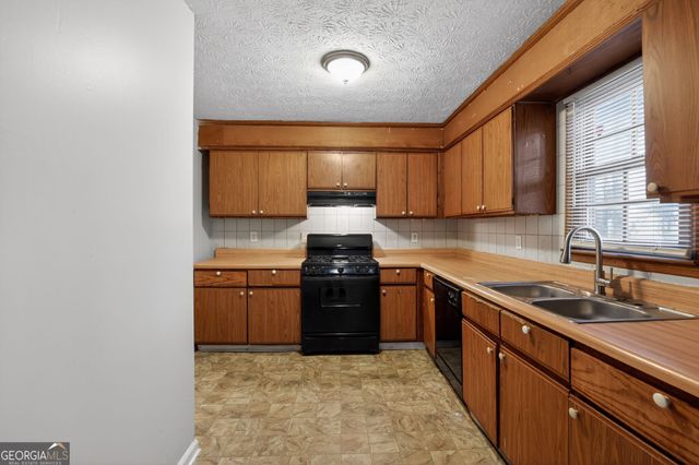 1009 Salisbury Trail, Riverdale, GA 30296