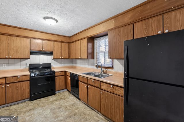 1009 Salisbury Trail, Riverdale, GA 30296