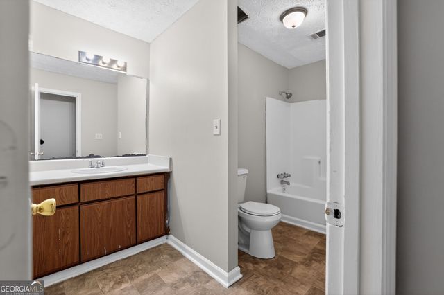 1009 Salisbury Trail, Riverdale, GA 30296