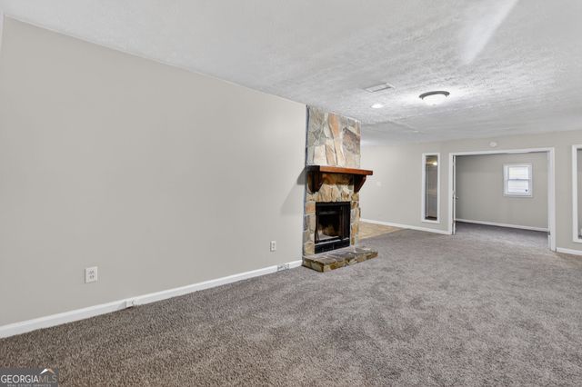 1009 Salisbury Trail, Riverdale, GA 30296