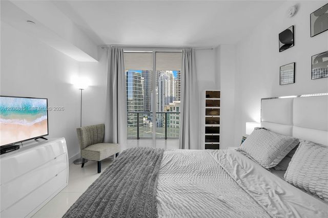 1300 Brickell Bay Dr 2411, Miami, FL 33131