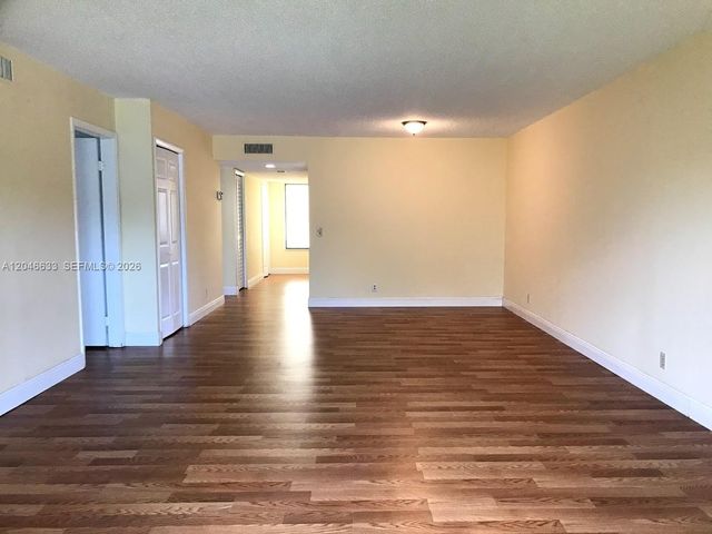 369 Lakeview Dr 203, Weston, FL 33326