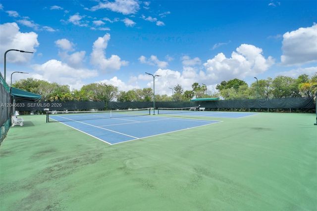 369 Lakeview Dr 203, Weston, FL 33326