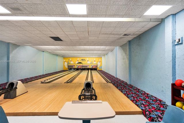 369 Lakeview Dr 203, Weston, FL 33326