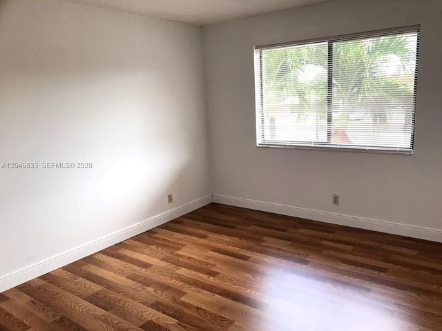 369 Lakeview Dr 203, Weston, FL 33326
