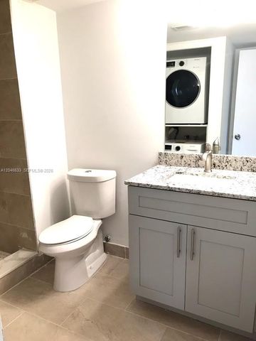369 Lakeview Dr 203, Weston, FL 33326