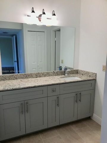 369 Lakeview Dr 203, Weston, FL 33326